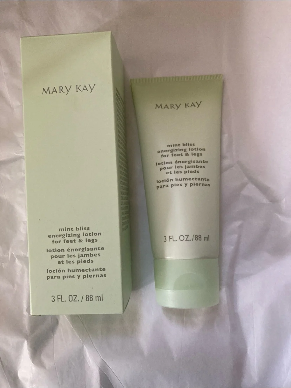 Mary Kay Mint Bliss Energizing Lotion – Pale Green